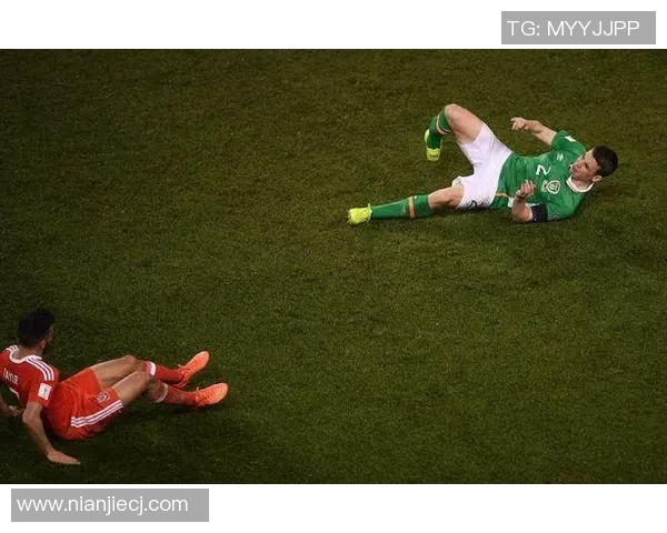 足球明星因踢球意外断腿的悲惨经历与复出之路