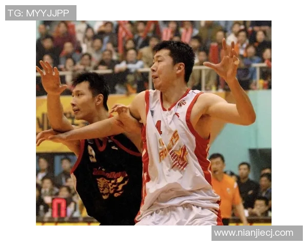 CBA联赛八一队迎战上海队精彩对决引发球迷热议