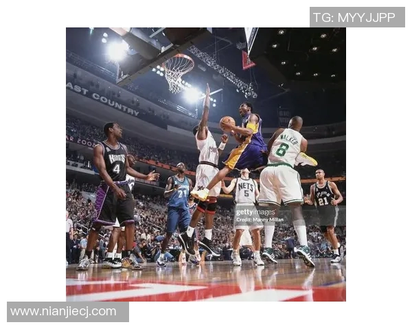 全球篮球联赛全明星阵容大揭秘各国明星球员齐聚一堂展现精彩对决 全球篮球联赛全明星阵容大揭秘各国明星球员齐聚一堂展现精彩对决