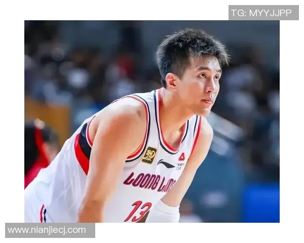 篮球衣与篮球明星的完美结合展现运动魅力与时尚风采